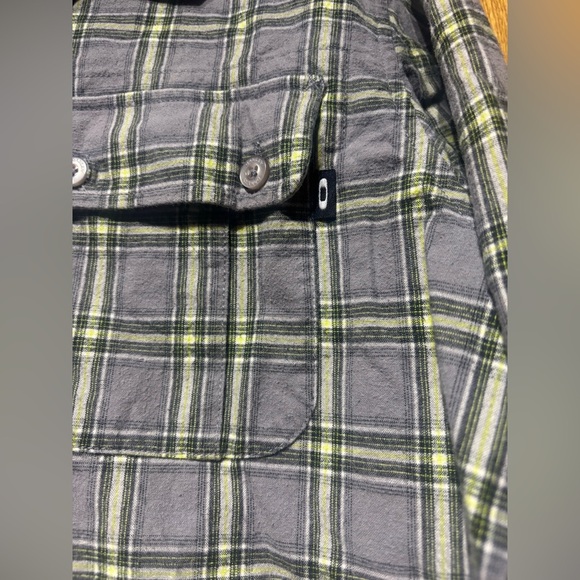 Oakley Plaid Cotton Flannel Button Up Shirt Men’s XL EUC - Picture 6 of 9